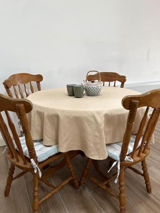 גלוואיי The Parlour Cottage מראה חיצוני תמונה